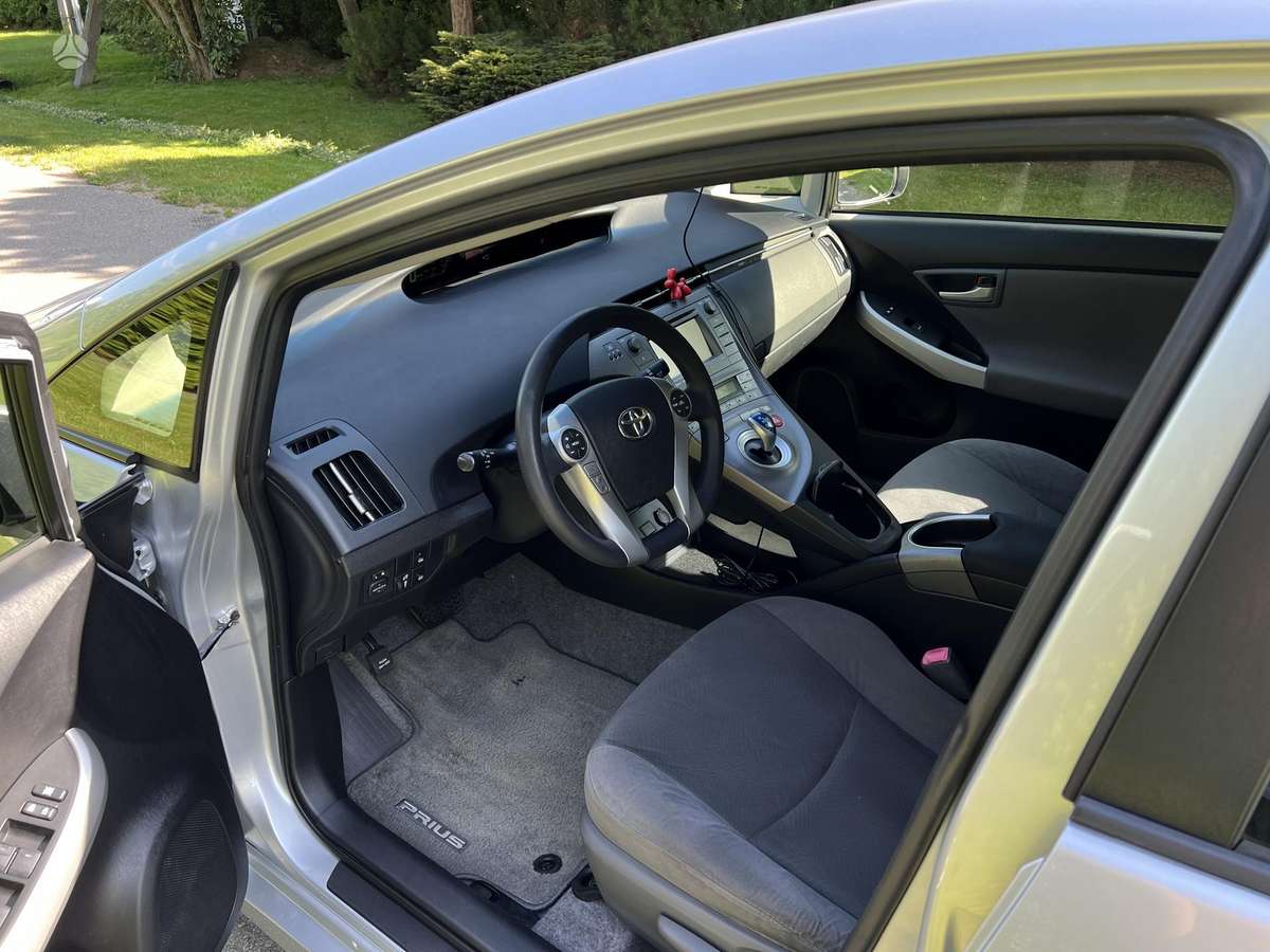 Toyota Prius - 11