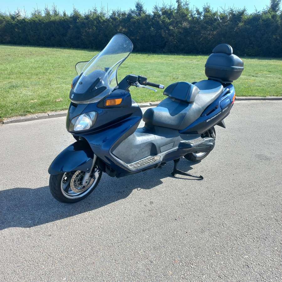 Suzuki Burgman 650cc, мотороллеры / мопеды