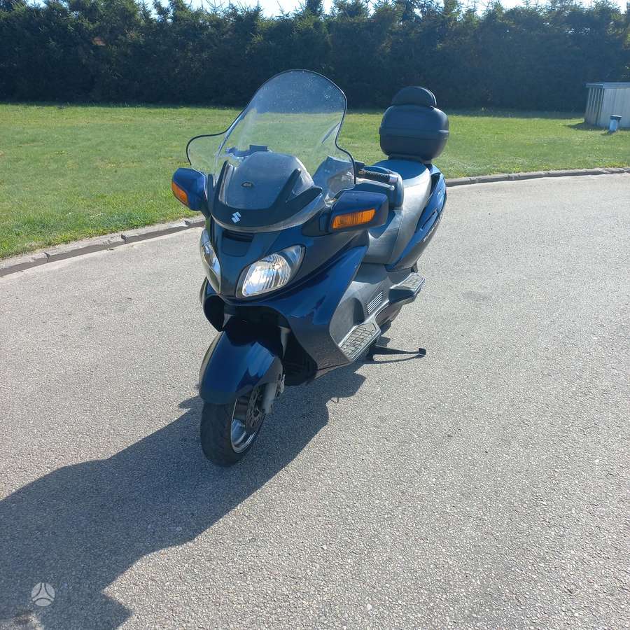 Suzuki Burgman 650cc, scooters / mopeds