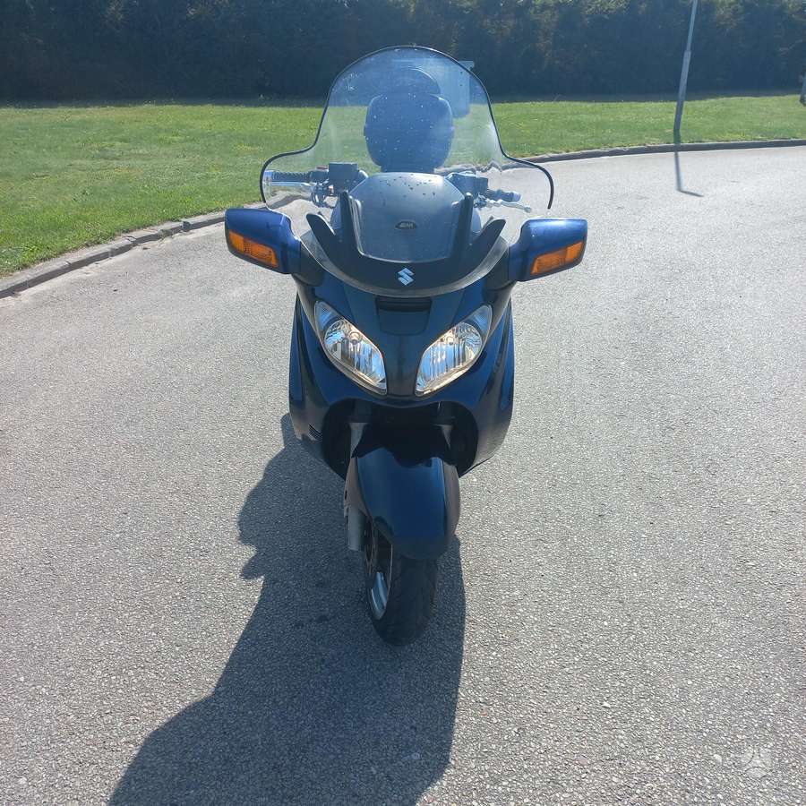 Suzuki Burgman 650cc, мотороллеры / мопеды