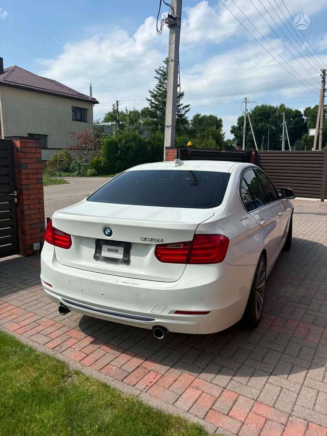BMW 335, 3.0 l., Седан