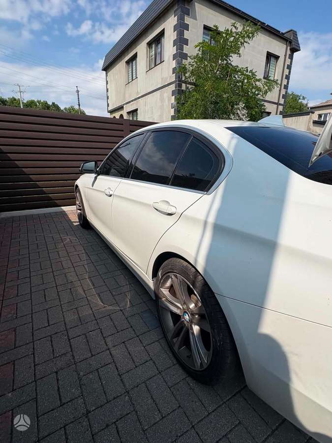 BMW 335, 3.0 l., Седан