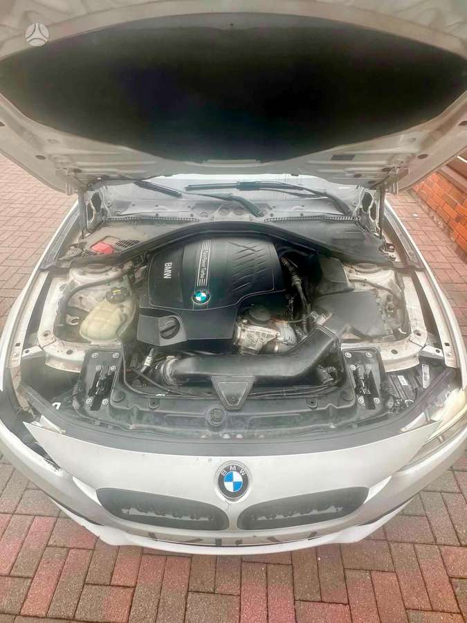 BMW 335, 3.0 l., Седан