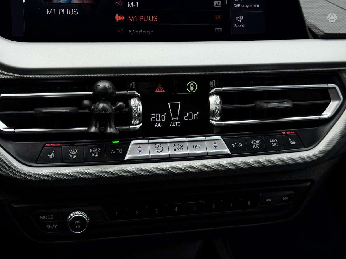 BMW 118, 1.5 l., hatchback