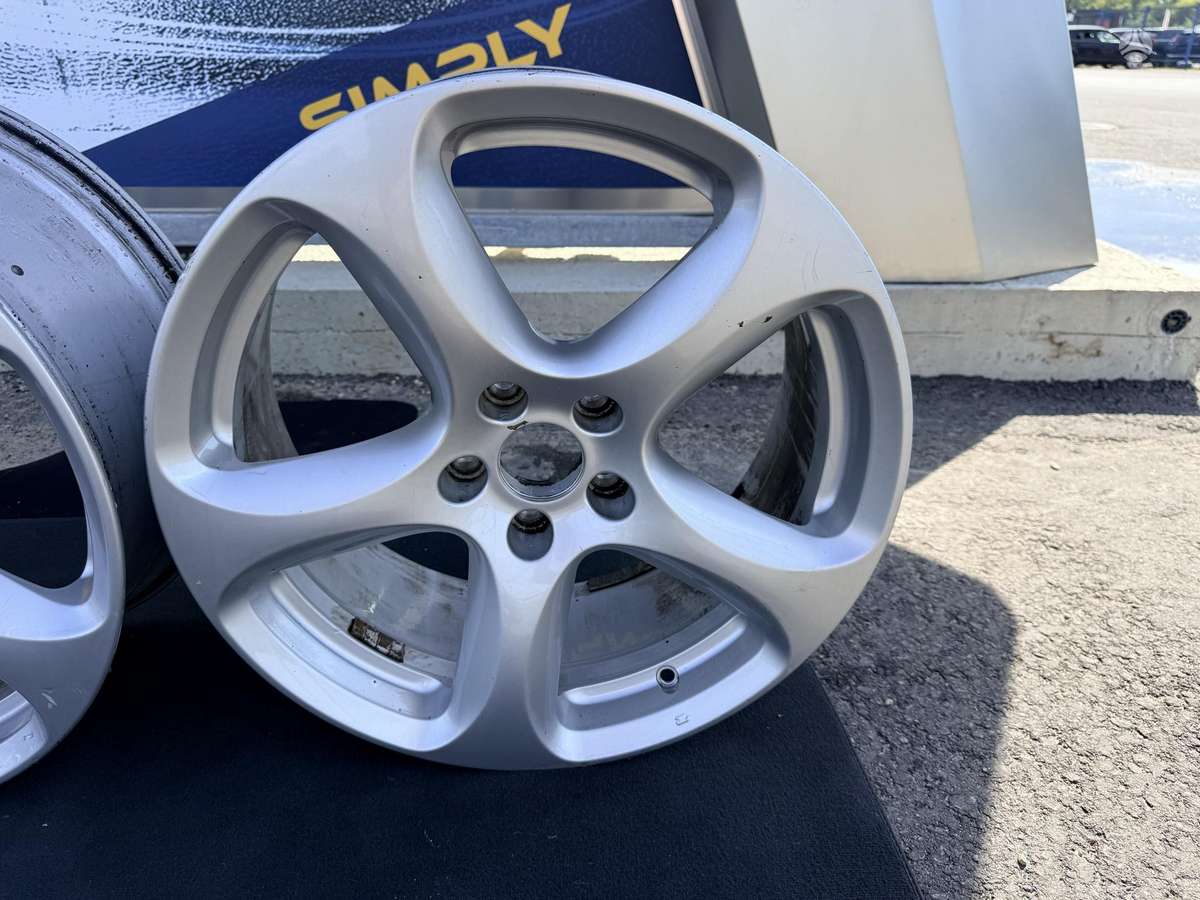 Alfa Romeo Stelvio, light alloy, R18