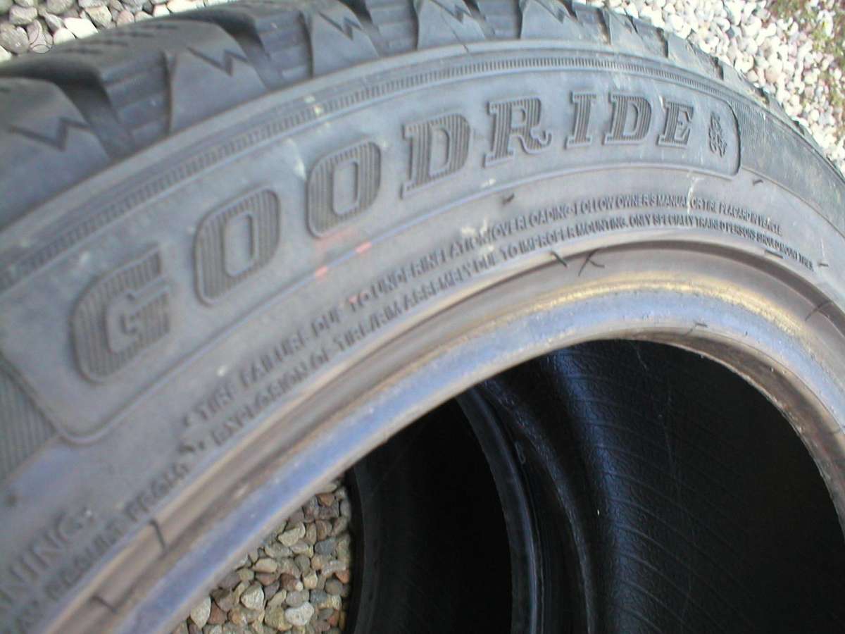 -Kita-, universalios 235/45 R18