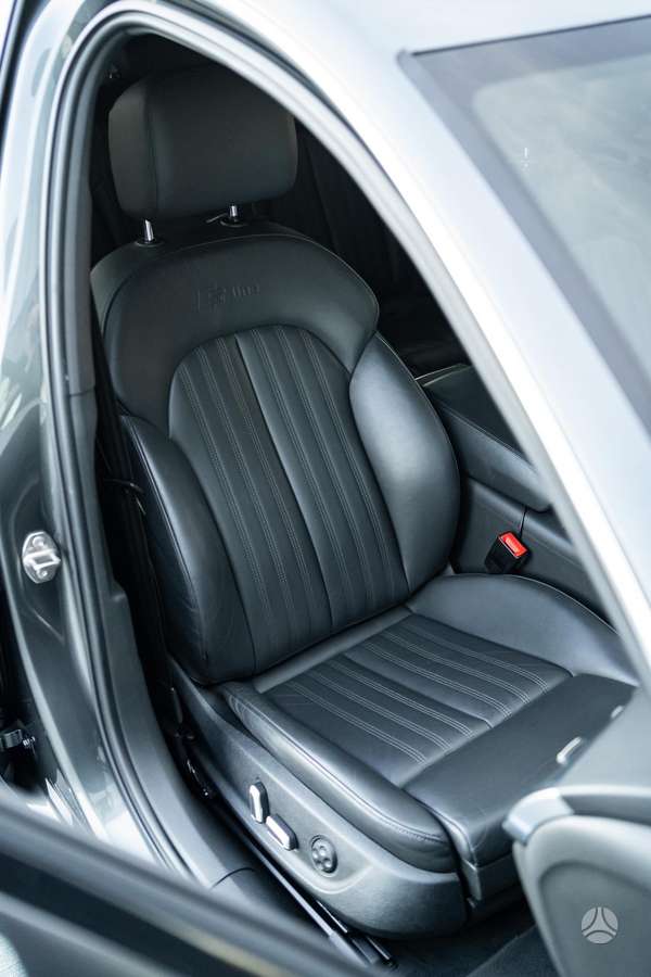 Audi A6, 3.0 l., universalas