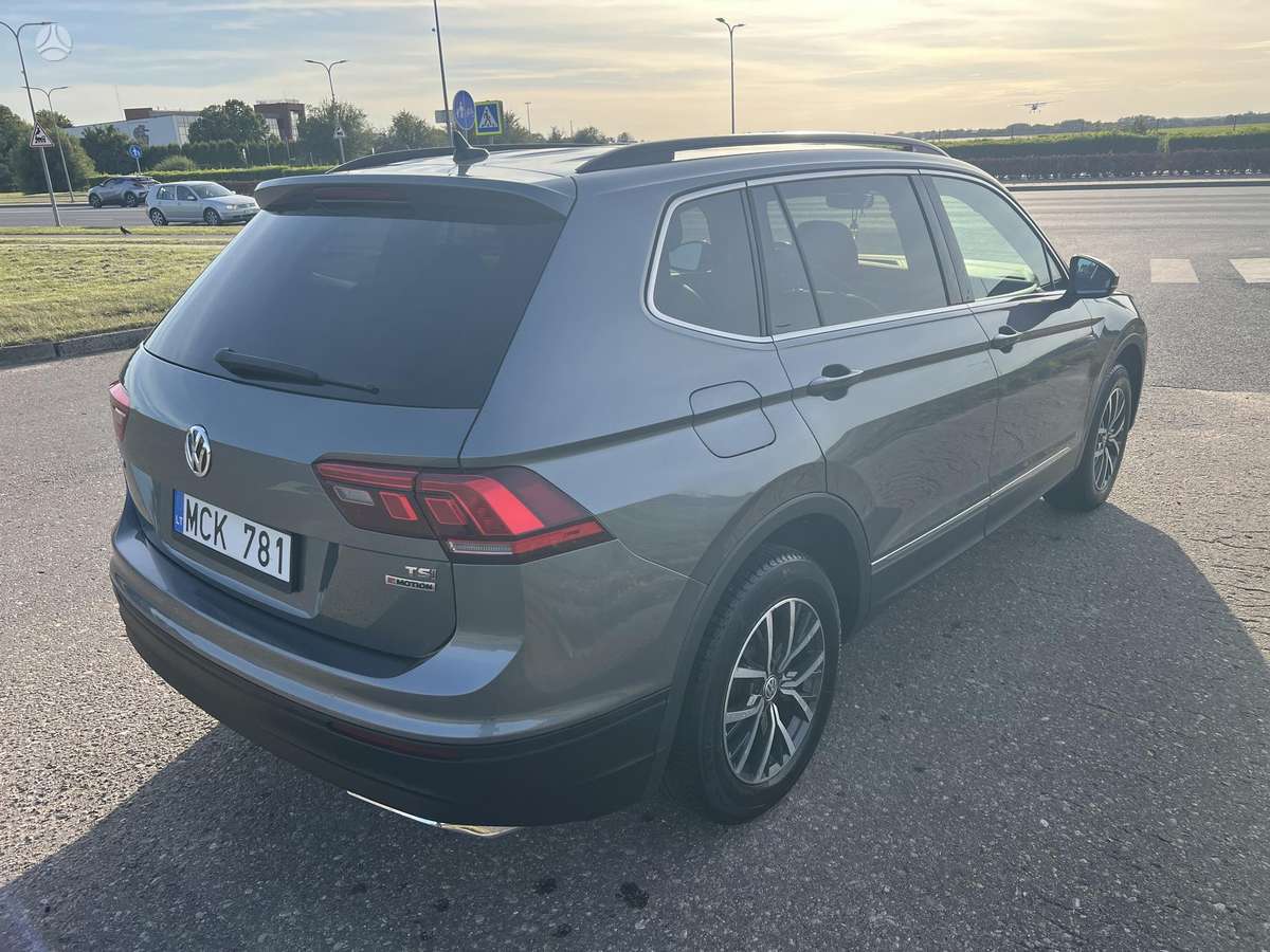 Volkswagen Tiguan - 2