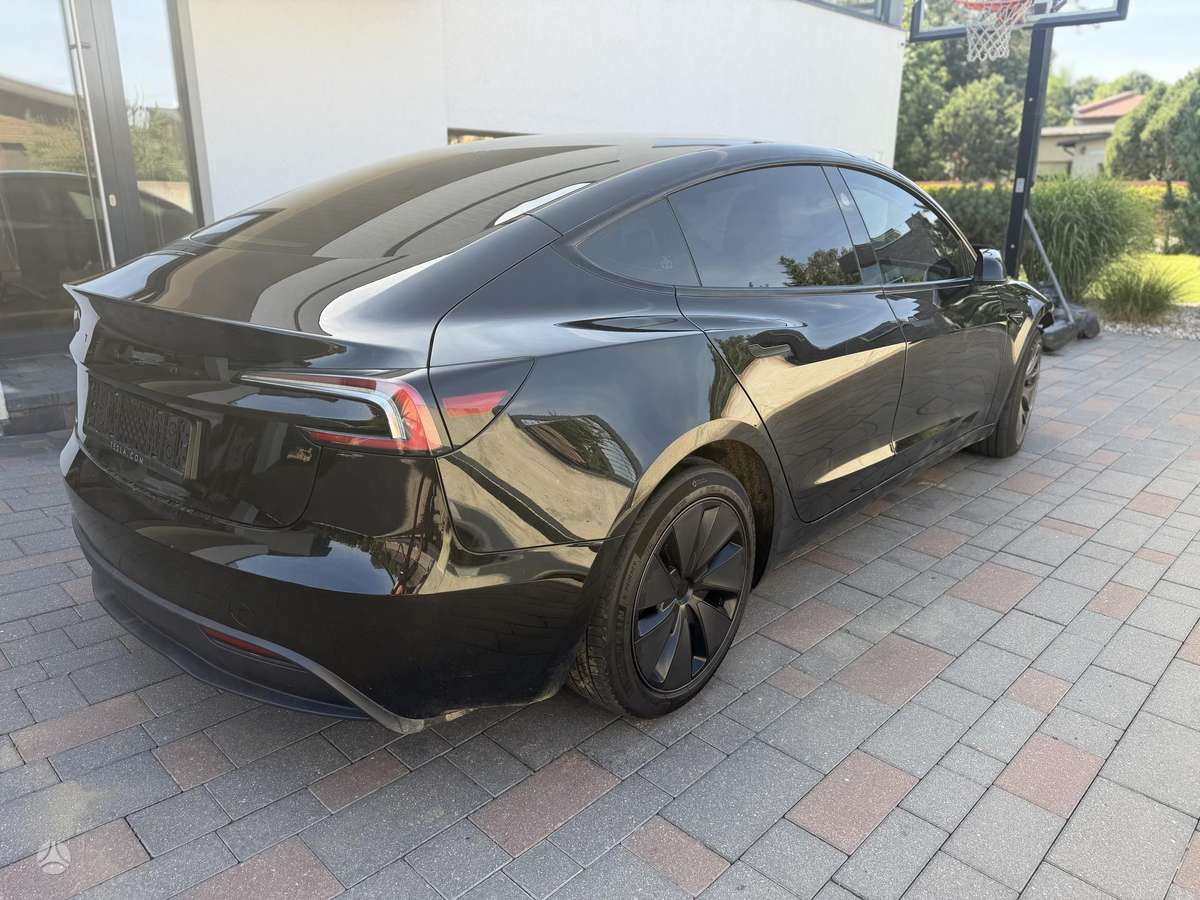 Tesla Model 3, Хэтчбек