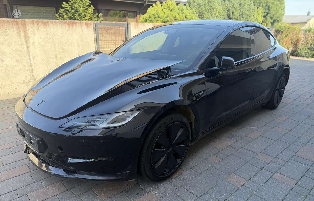 Tesla Model 3, Хэтчбек