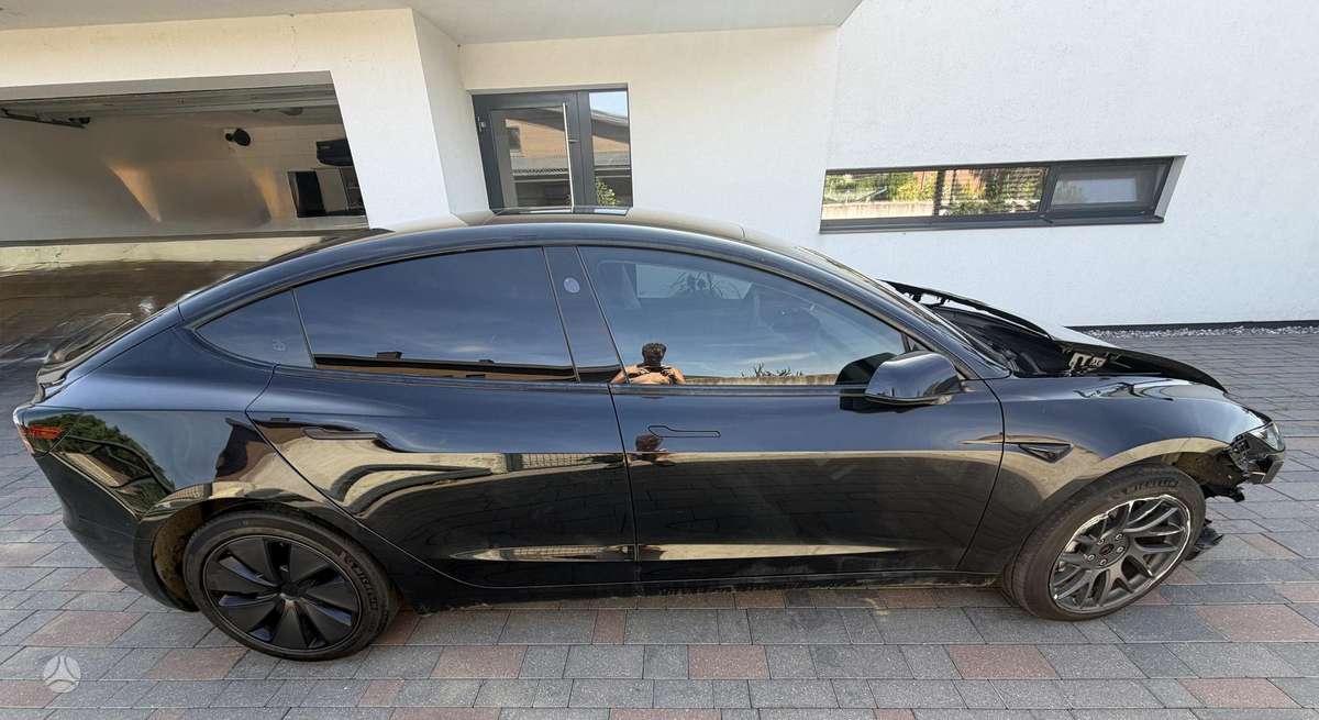 Tesla Model 3, Хэтчбек