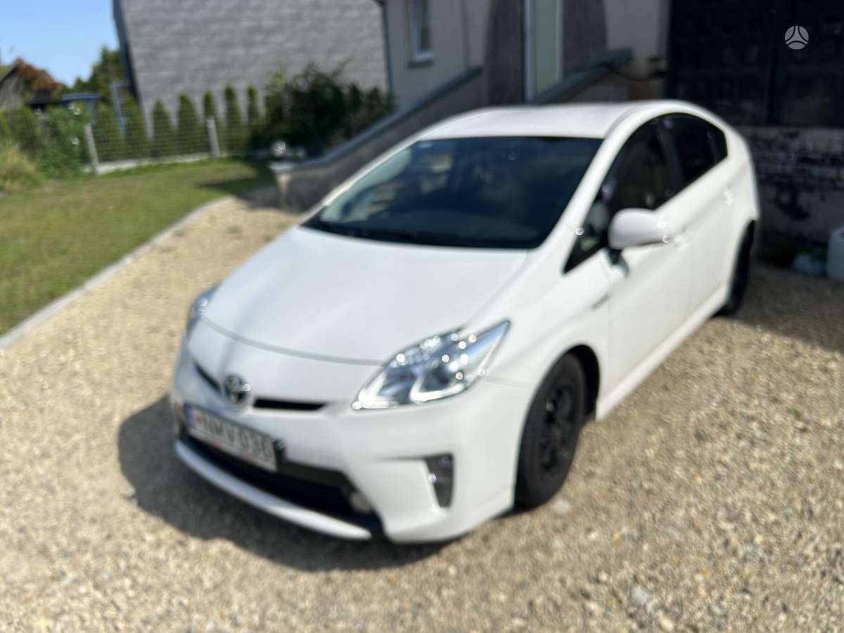 Toyota Prius - 4