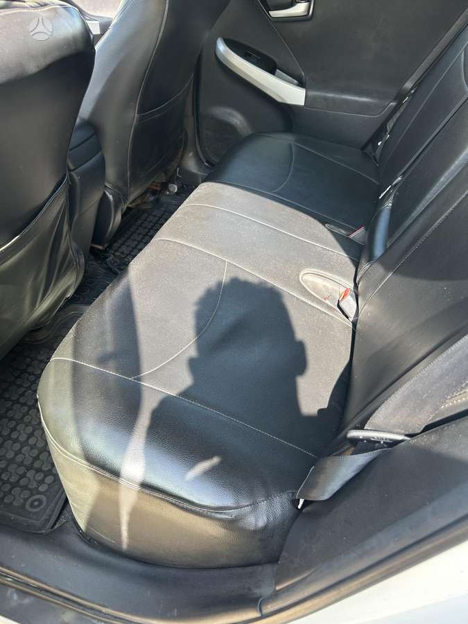Toyota Prius - 10