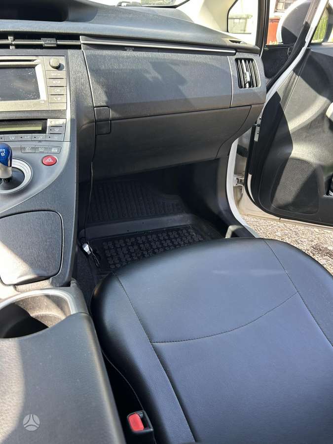 Toyota Prius - 12