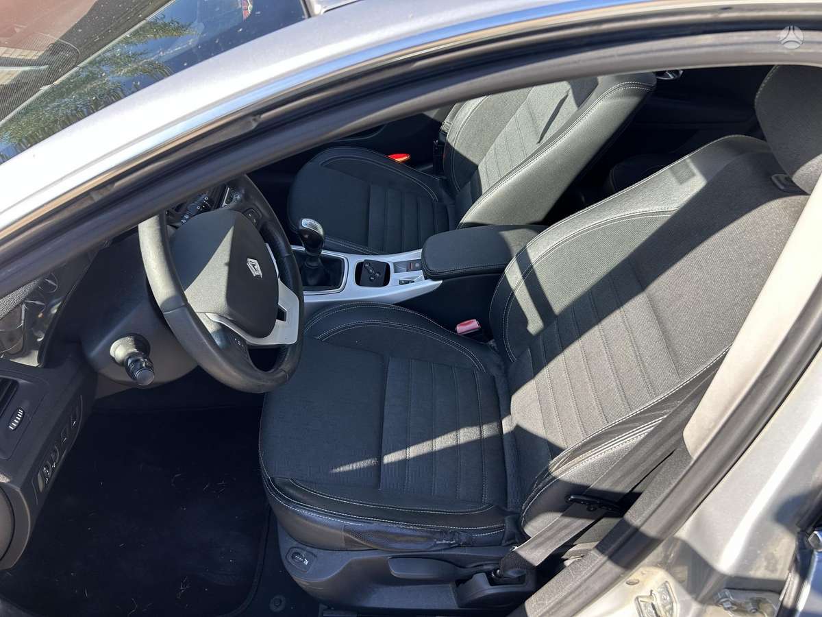 Renault Laguna, 2.0 l., Седан