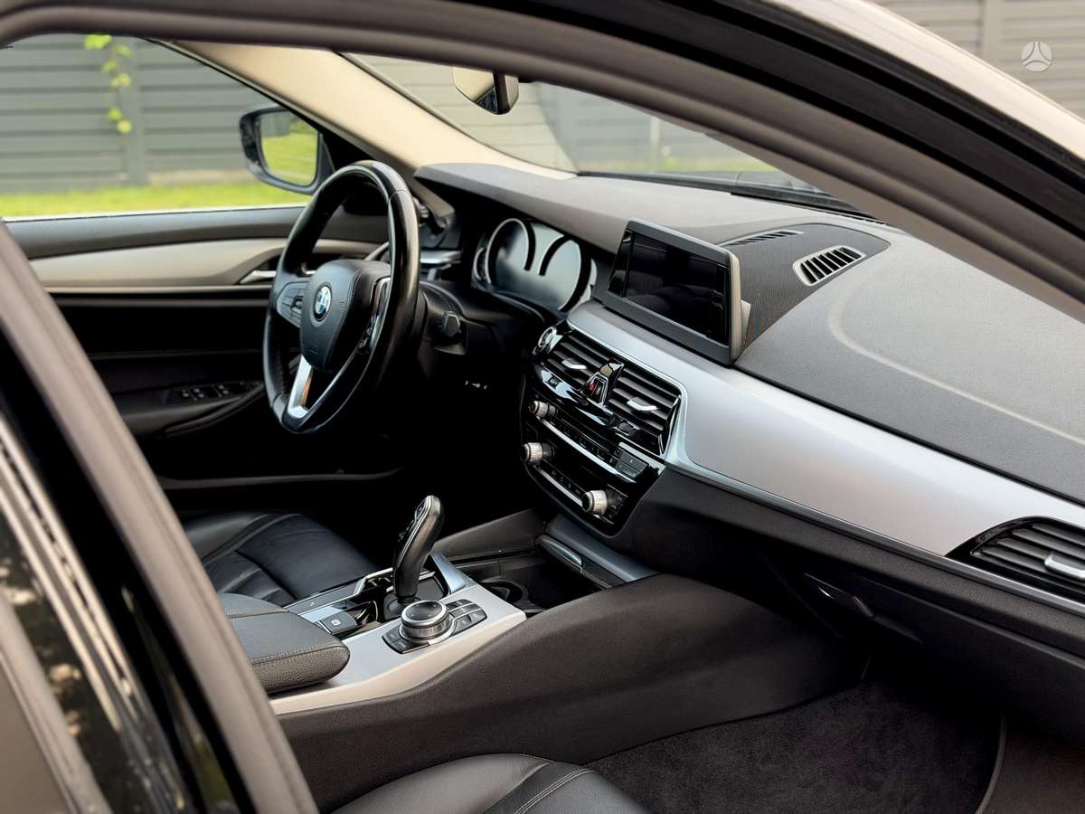 BMW 520, 2.0 l., Седан