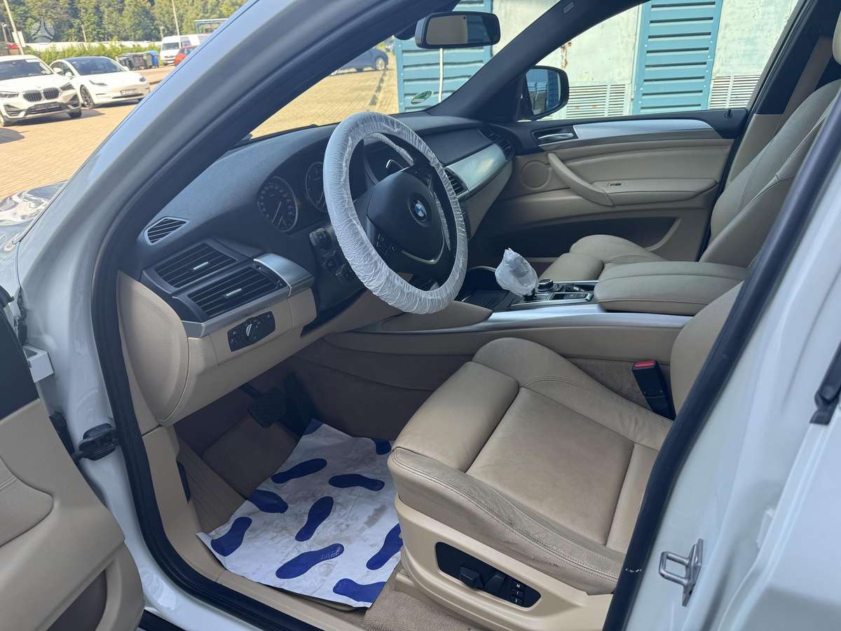 BMW X6, 3.0 l., off-road / crossover