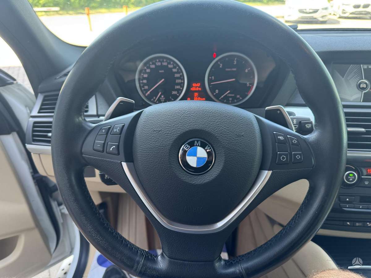BMW X6, 3.0 l., off-road / crossover