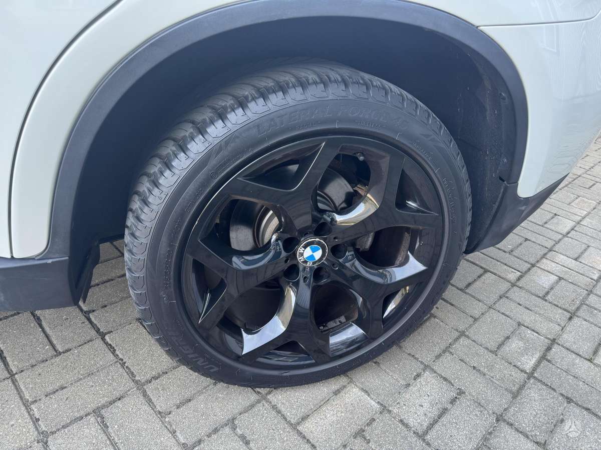BMW X6, 3.0 l., off-road / crossover