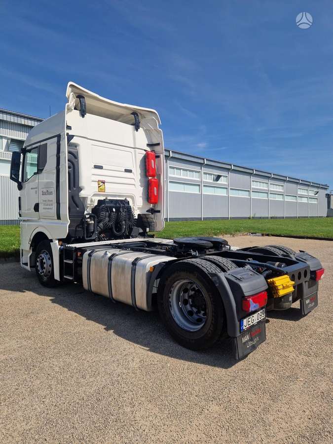 MAN TGX 18.470, double sleeper