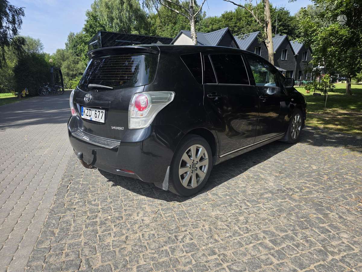 Toyota Verso - 1