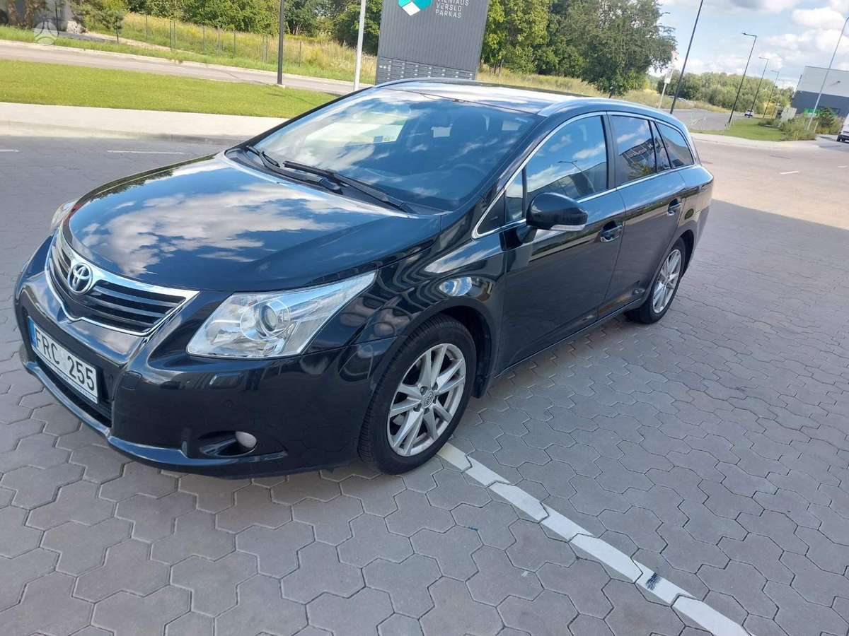 Toyota Avensis - 1