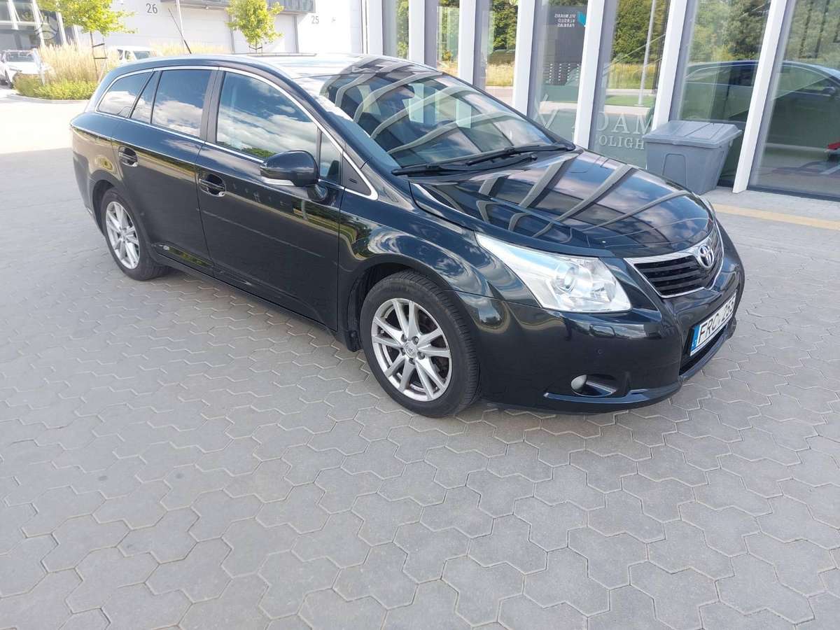 Toyota Avensis - 2