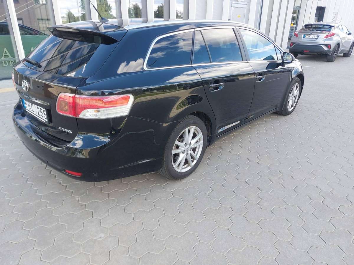 Toyota Avensis - 4