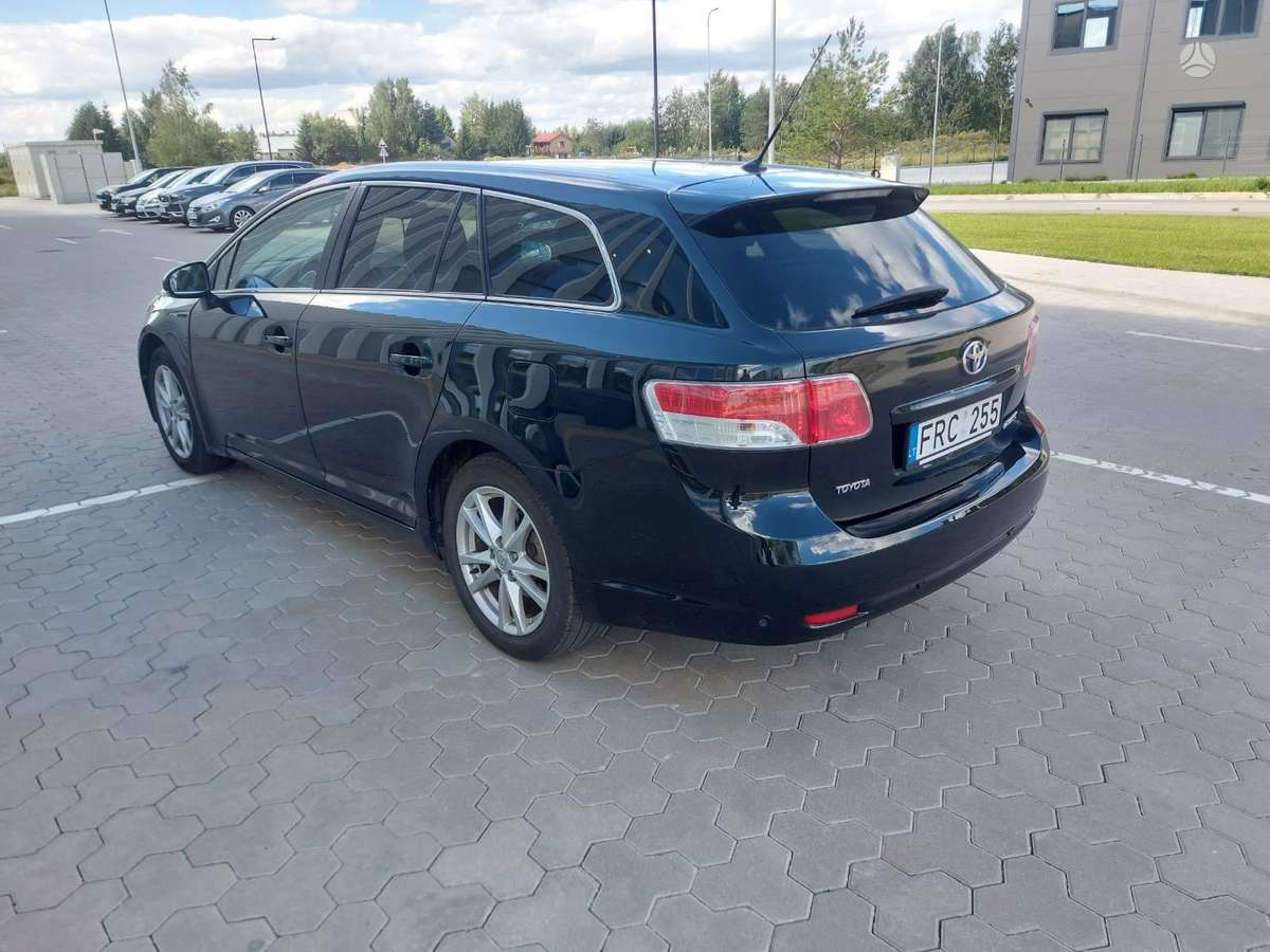 Toyota Avensis - 5