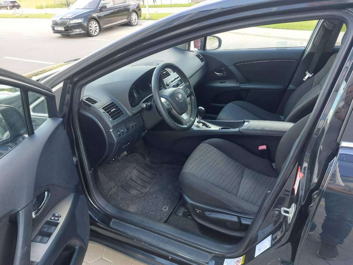 Toyota Avensis - 6