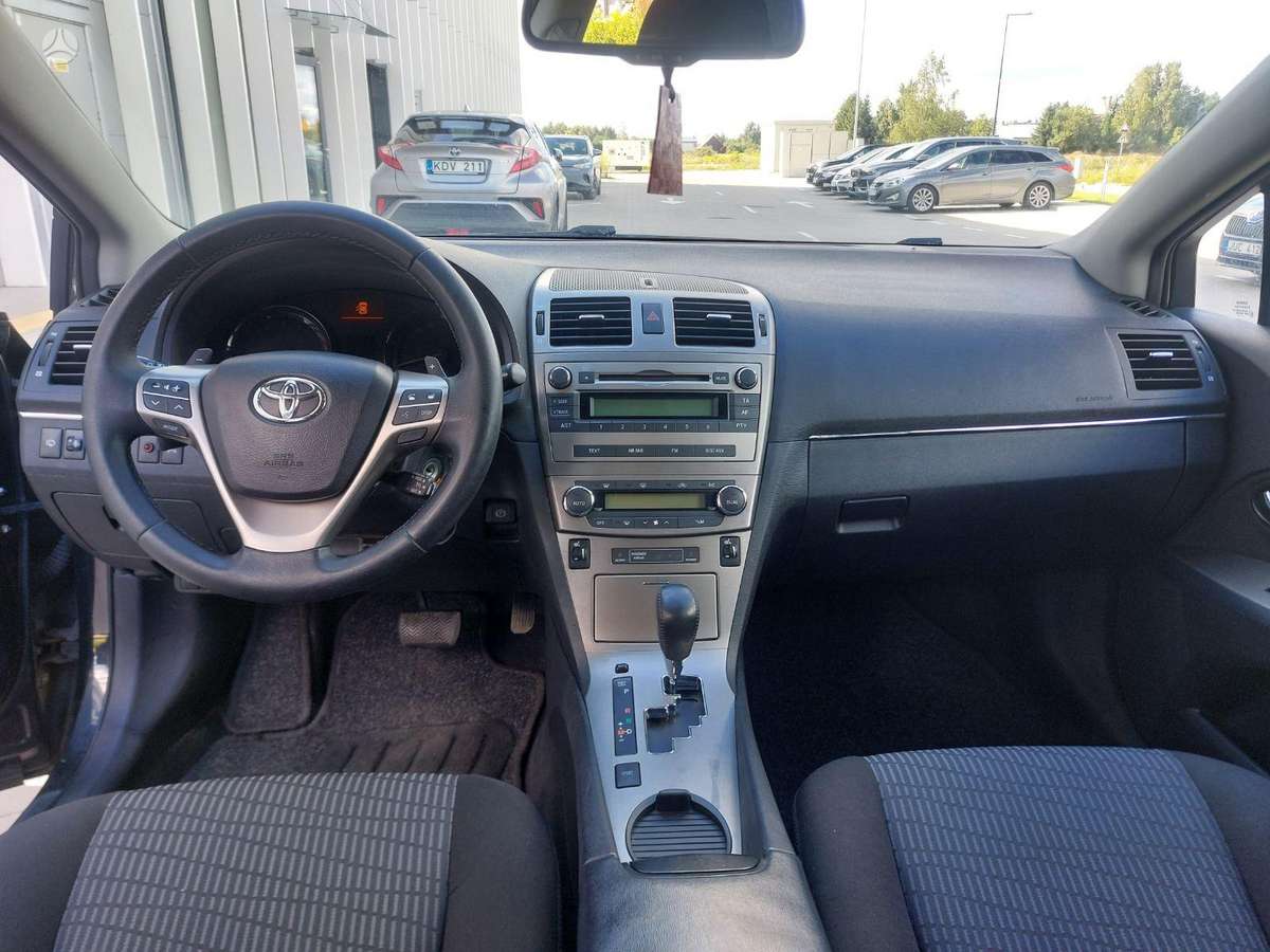 Toyota Avensis - 9