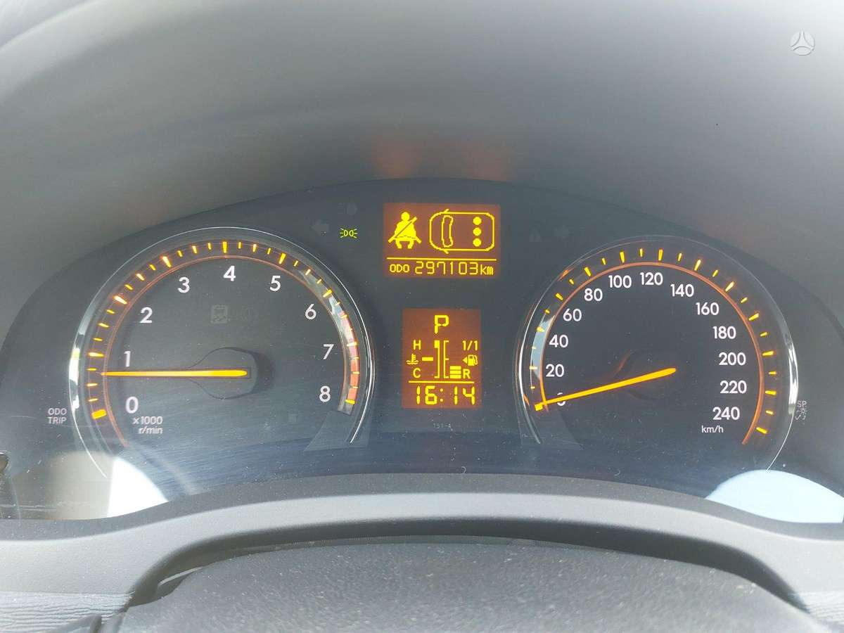Toyota Avensis - 10
