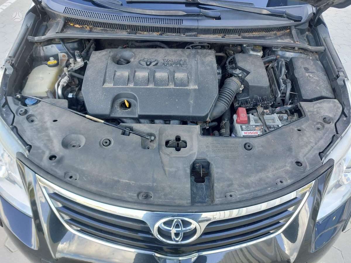 Toyota Avensis - 11