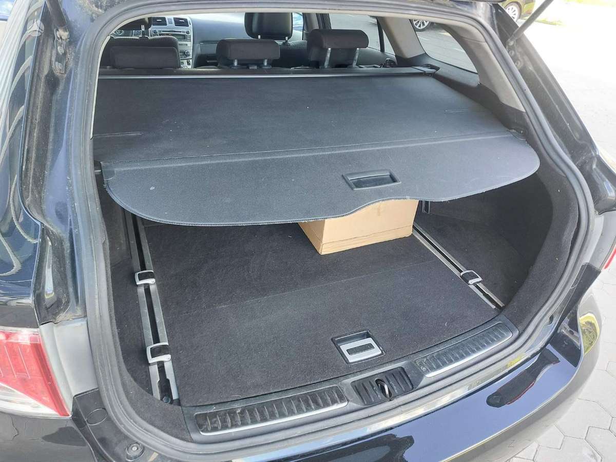 Toyota Avensis - 12