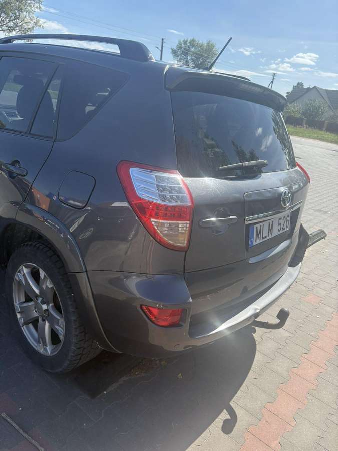 Toyota RAV4 - 2