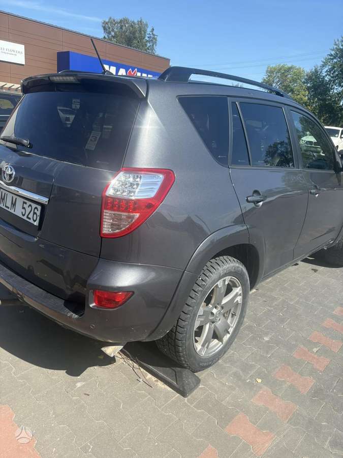 Toyota RAV4 - 4