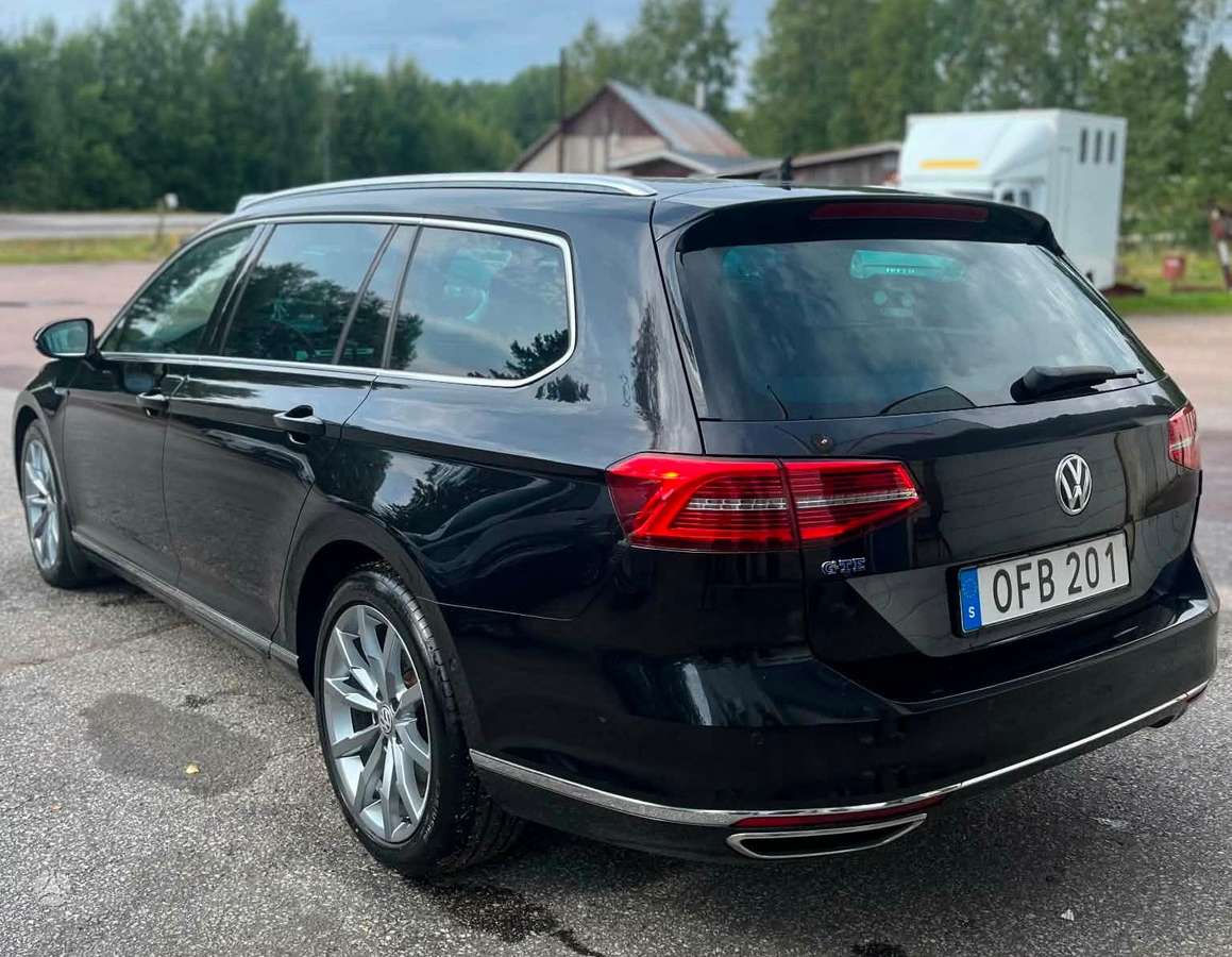 Volkswagen Passat - 5