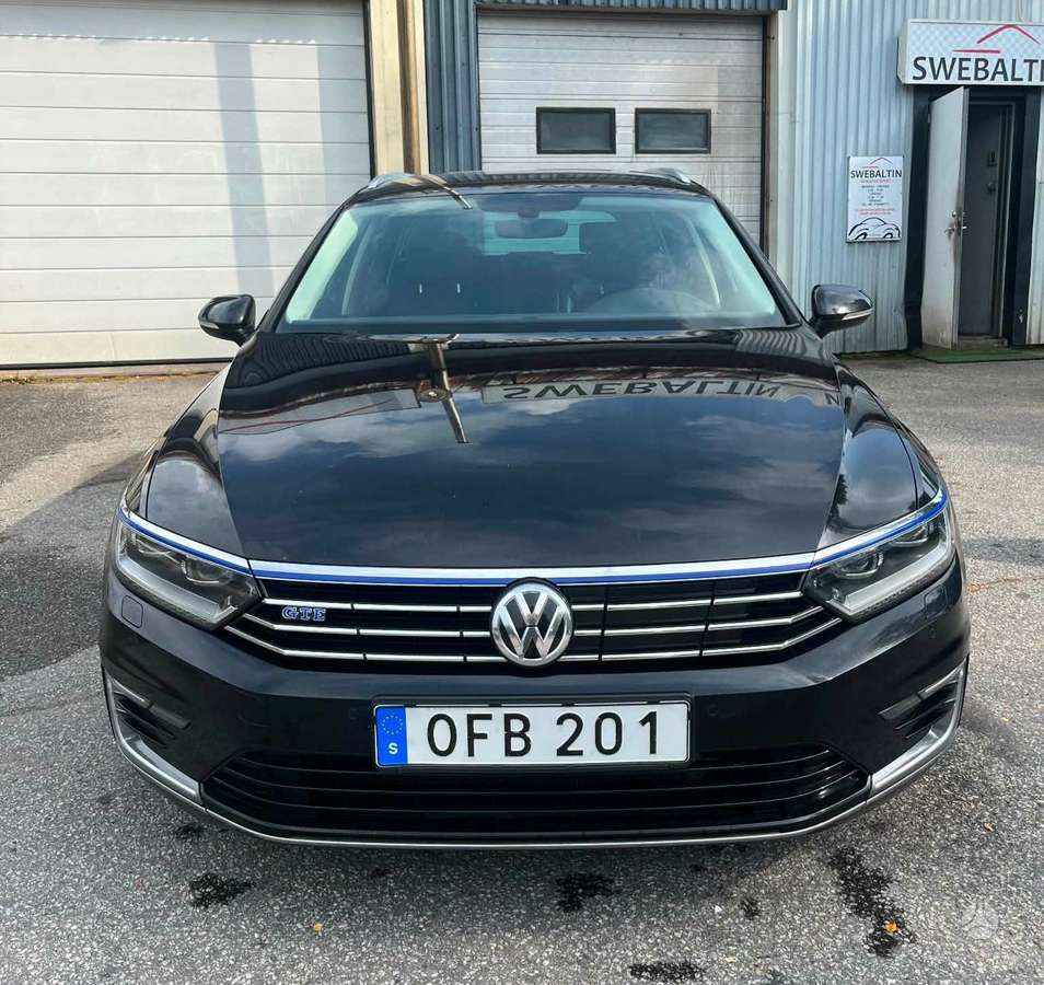 Volkswagen Passat - 2