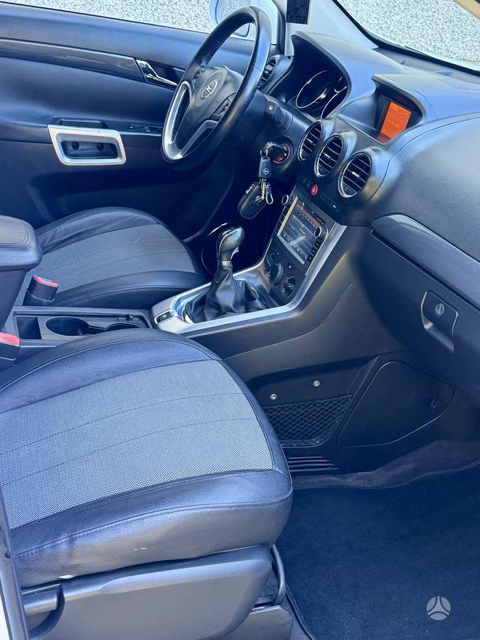 Opel Antara, 2.2 l., Внедорожник / Кроссовер