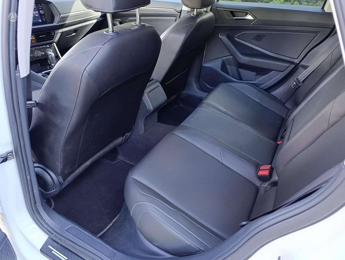 Volkswagen Jetta - 8