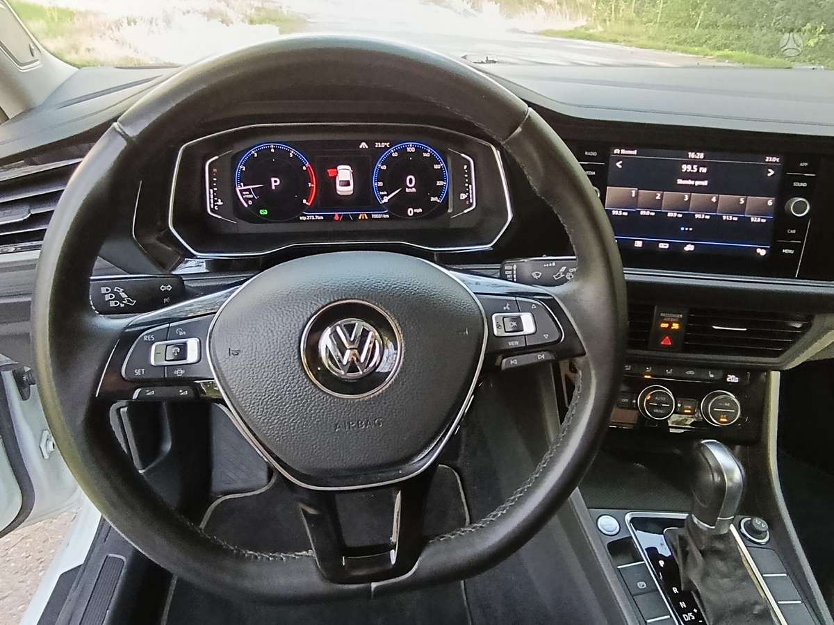 Volkswagen Jetta - 9