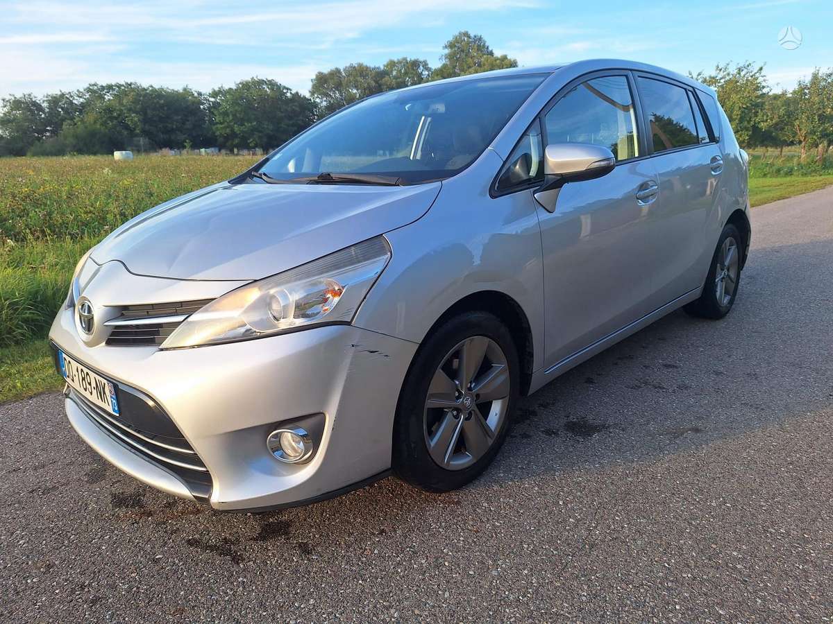 Toyota Verso - 1