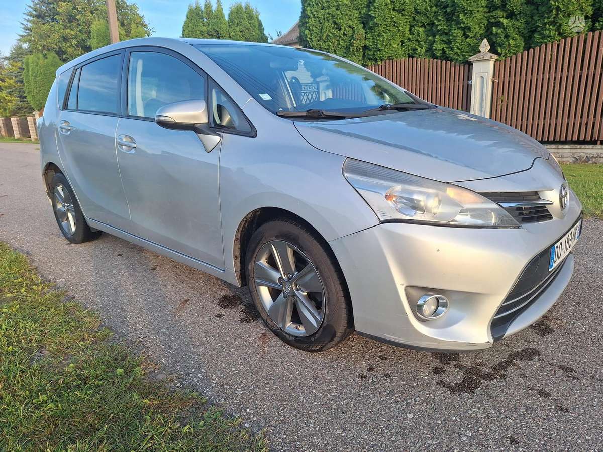 Toyota Verso - 2
