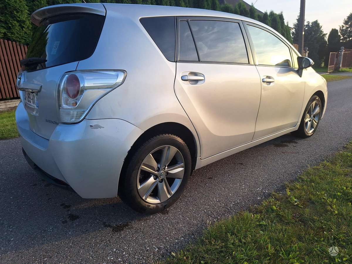 Toyota Verso - 4