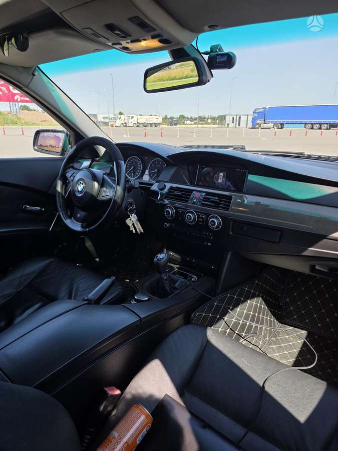 BMW 520, 2.2 l., Седан