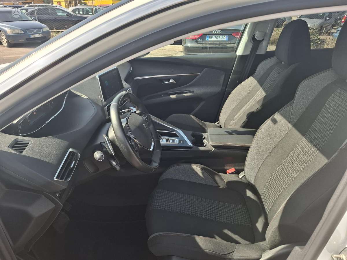 Peugeot 3008 - 8