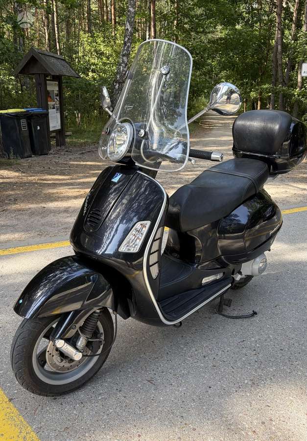 Piaggio Vespa 125cc, scooters / mopeds