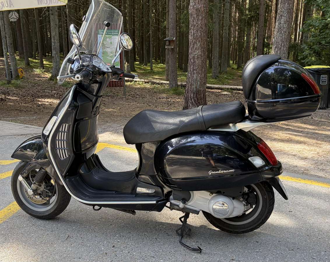 Piaggio Vespa 125cc, scooters / mopeds