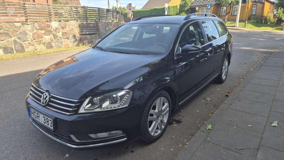 Volkswagen Passat - 1