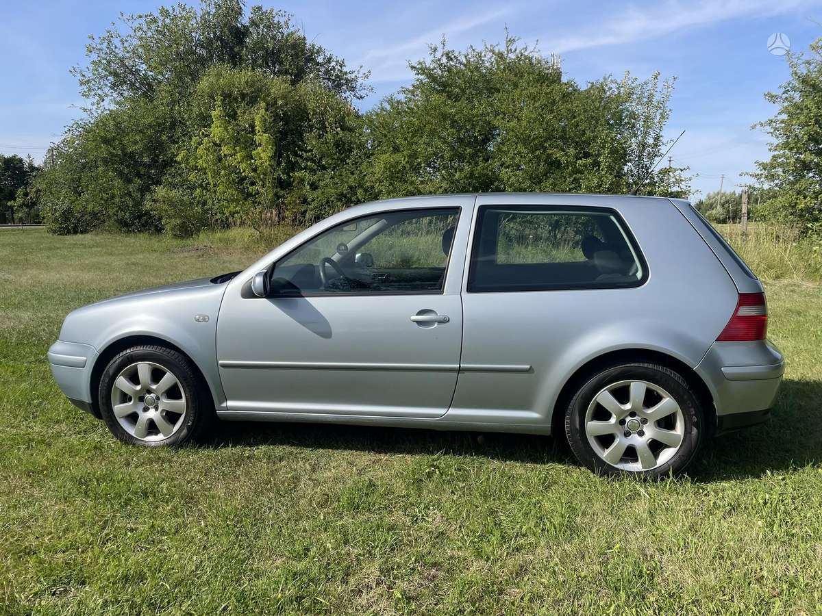 Volkswagen Golf - 2